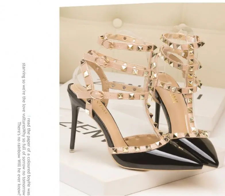 Новинка; Zapatos Para Mujer; Модная обувь на высоком каблуке; Минимальный заказ; Индивидуальный логотип; Шикарные заклепки; Пикантные модные туфли с шипами для женщин; Обувь ночного