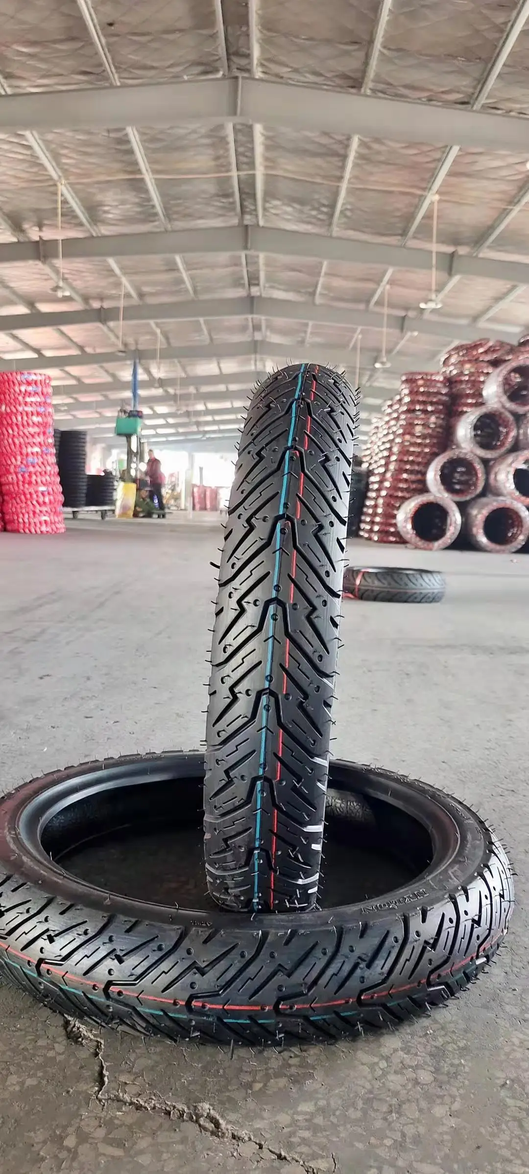 2.25-18 2.50-18 2.75-18 3.00-18 90/90-18 100/80-18 Motorcycle Wheels & Tires for sale