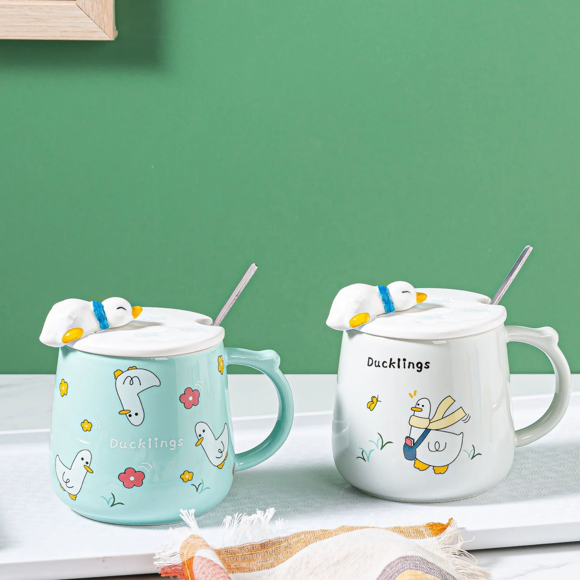 Hot Selling Cute Lovely Chinese Lazy Duck Ceramic Coffee Ducky mugs cups with Lid And Spoon