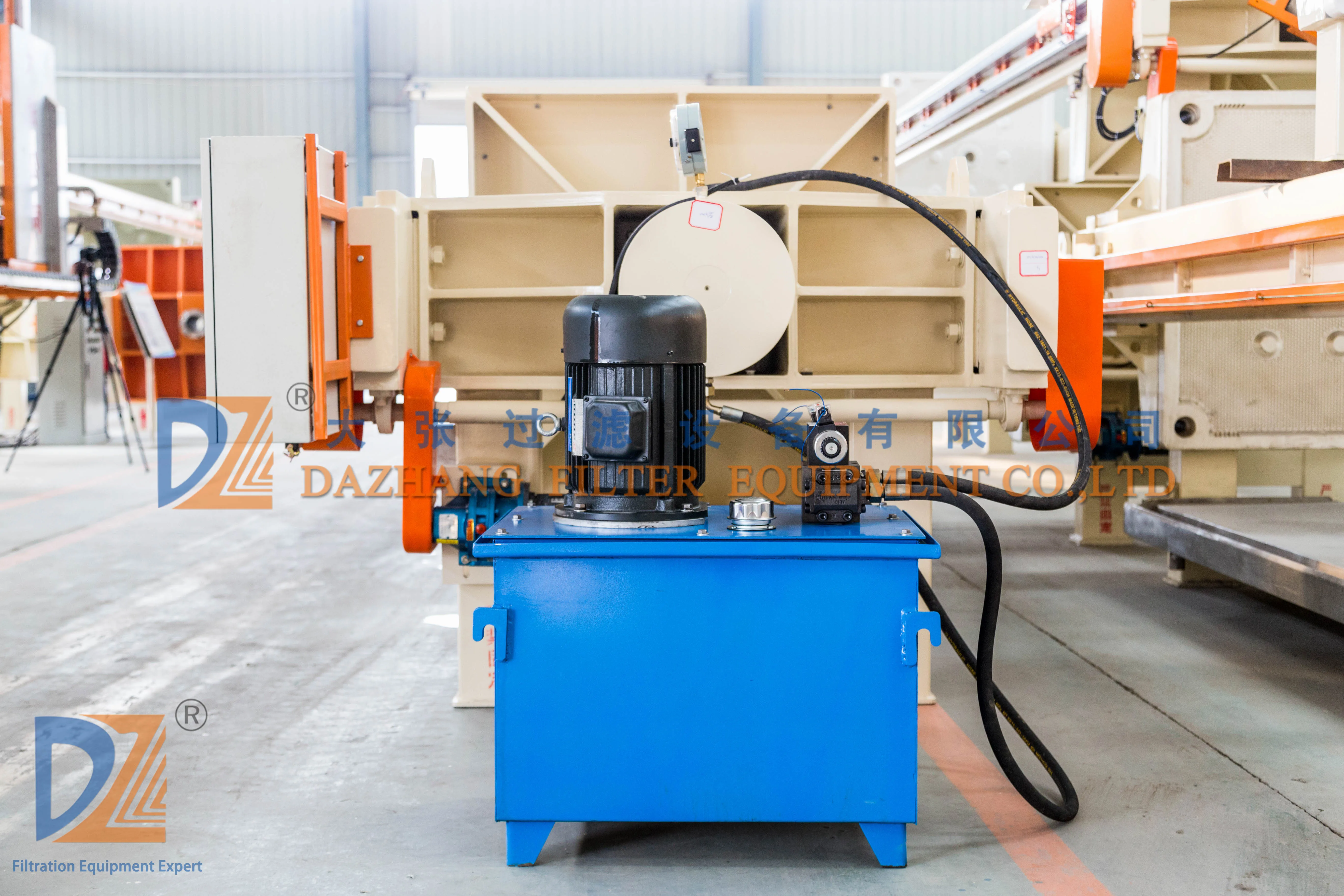 Embedded filter press for phosphoric acid