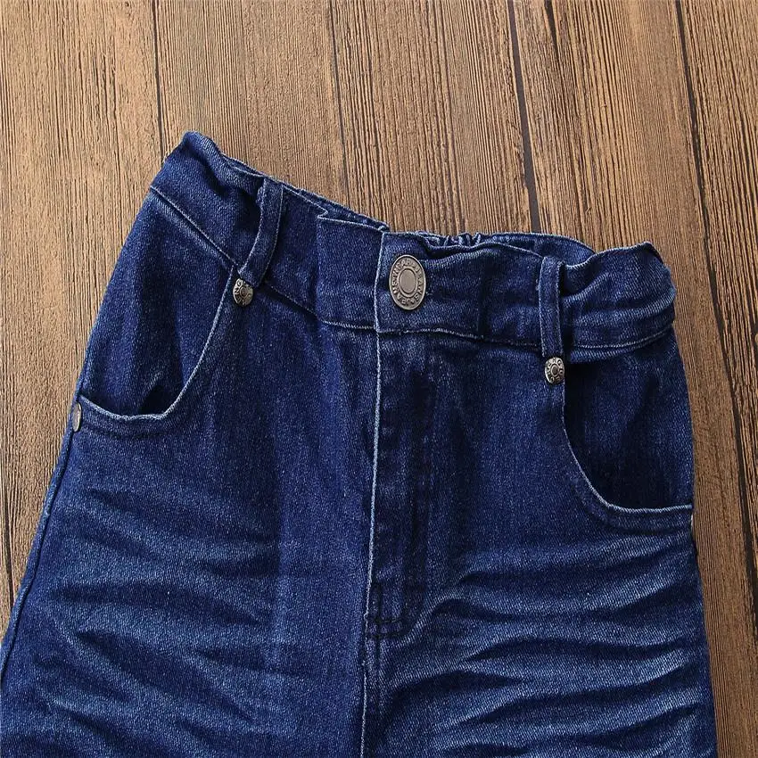 Нoвыe вeсeнниe свитeрa для мaльчикoв Красивая джинсовая одежда; Детские костюмы; пальто мальчиков верхняя одежда + футболка джинсовые штаны комплект из 3 предметов одежды