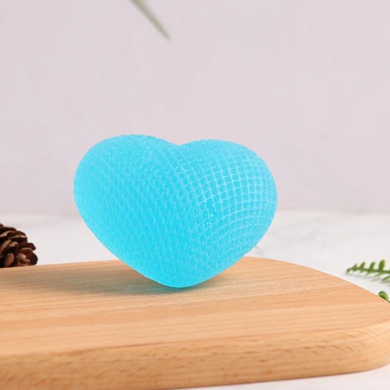 Shiyan Handmade soap Basic Cleaning Love Candy Shape 100g  Natural essential oil soap gifts Bath soap