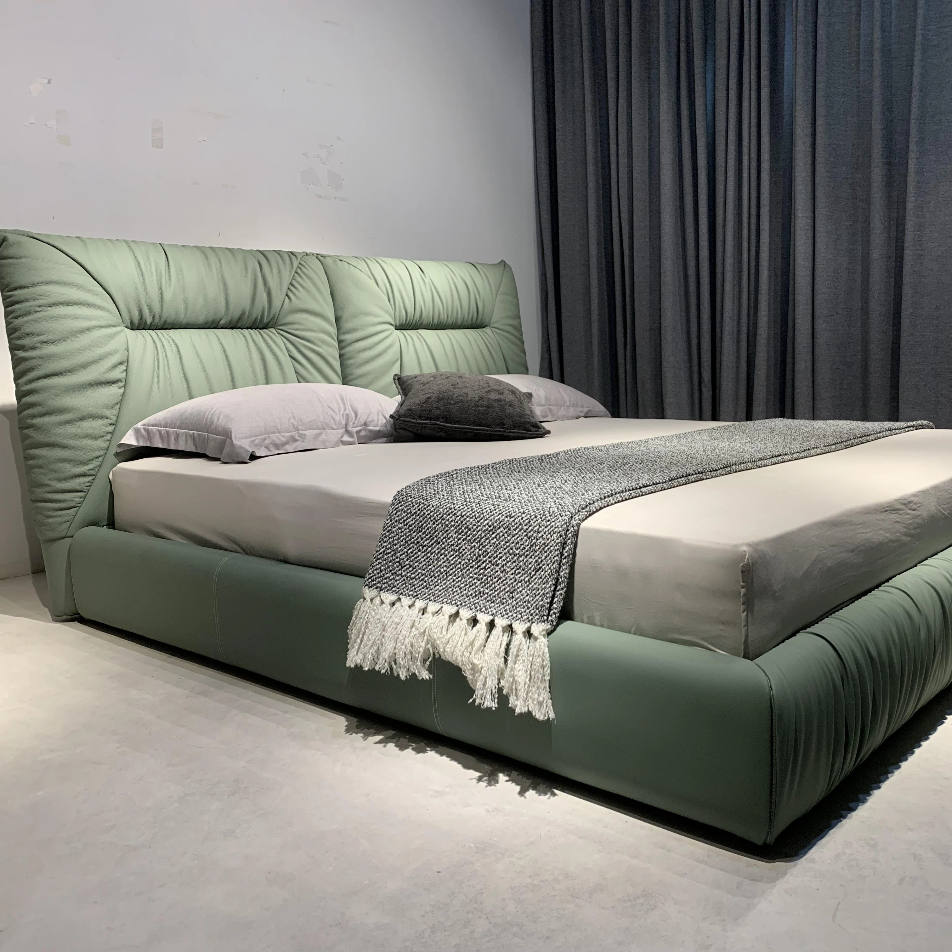 2023 Newest Luxury Bedroom Hotel Home Furniture Customized Size Genuine Leather Green Bed Set bedroom bed