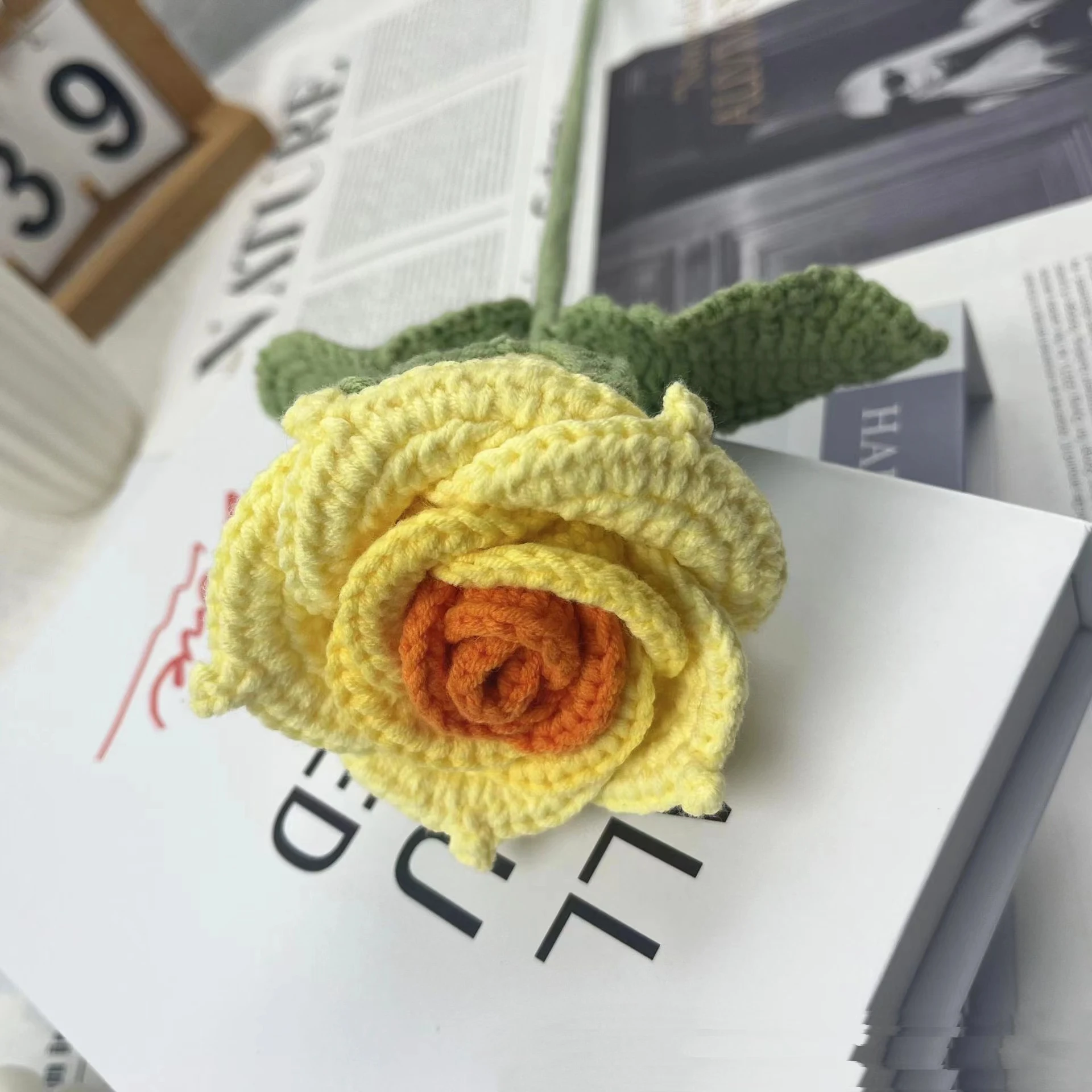 Small Taimei Knitted Artificial Flowers Wool Hand-Woven Bouquet Send Birthday Rose Gift Crochet Made from Silk