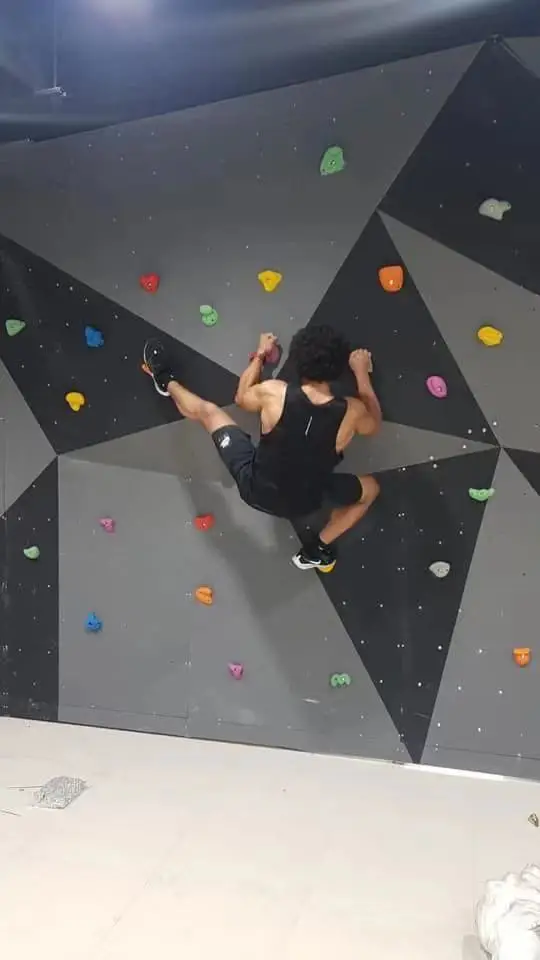 High Quality Easy Installation Rock Climbing Wall Equipment for Bouldering for Home Garden Educational and Adventure Park Use