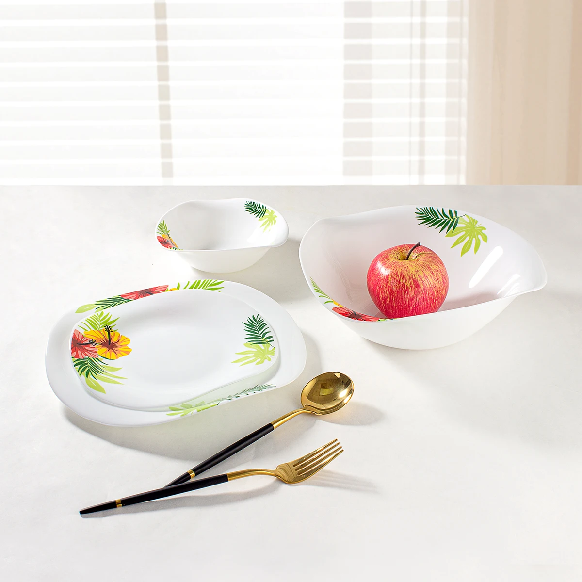 Wholesale high quality 12inch resistant opalware glass plate microwave safe oval shape printing opal dinner plate