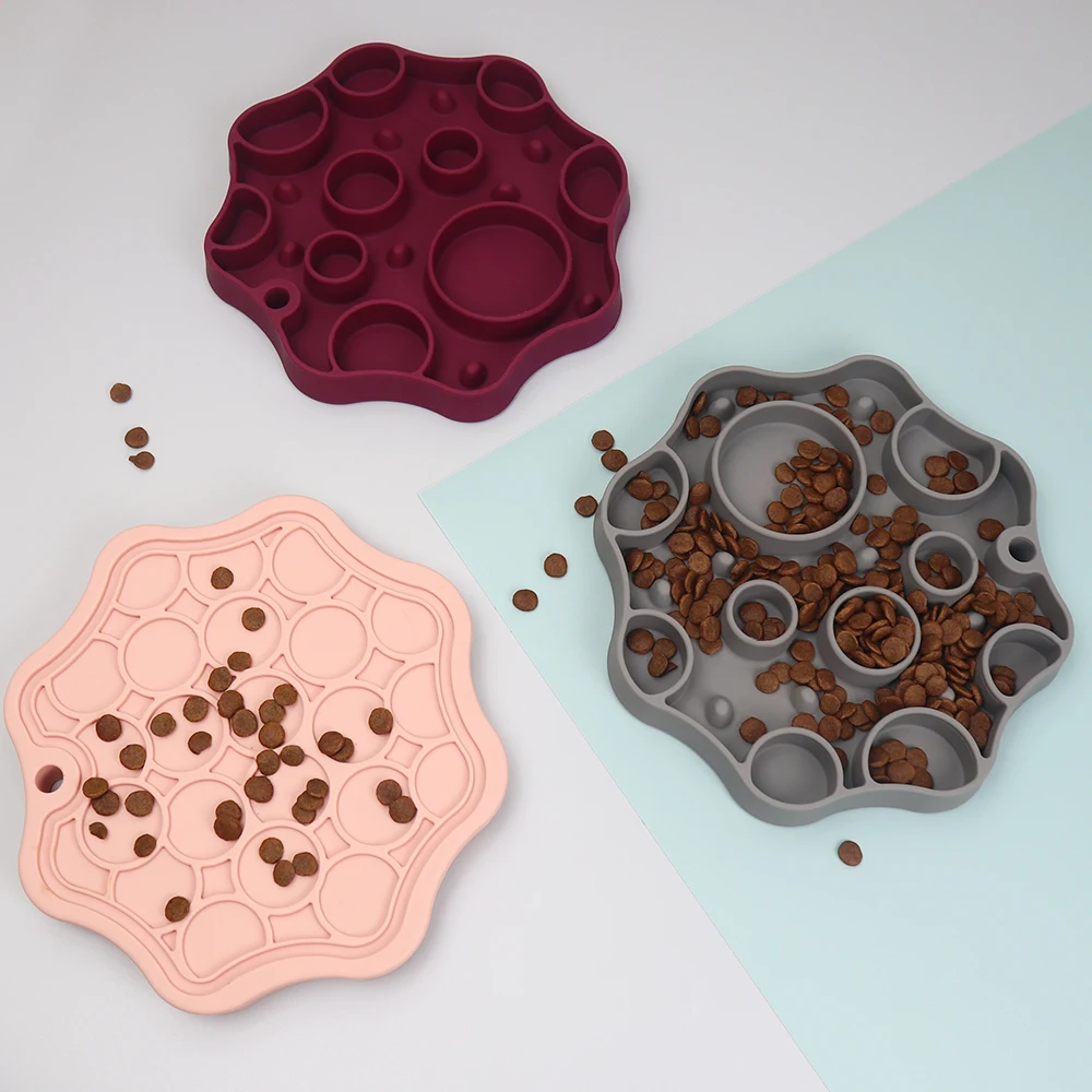 Custom BPA Free 2 In 1 Pet Licking Mats Slow Feeder Silicone Dog Bowl Pet Silicone Bowl