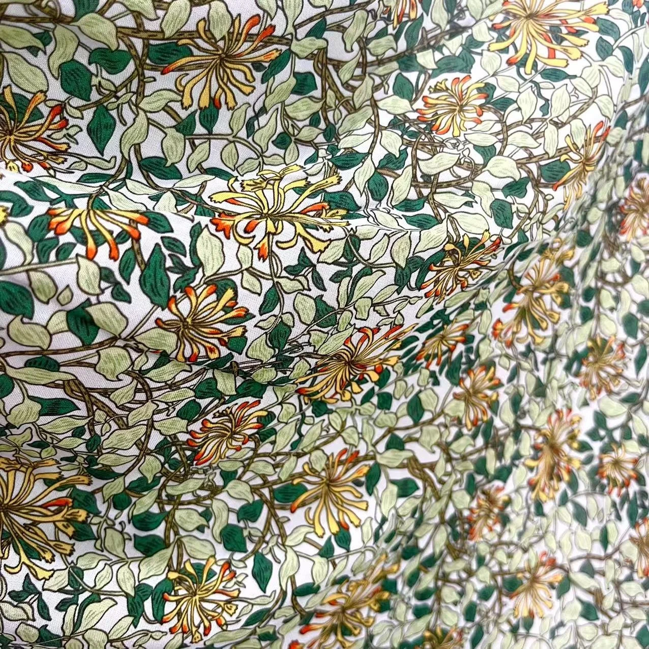 Customized pattern 80gsm Direct Injection Digital Printing 60S*60S 100% Rayon Fabric for Dresses