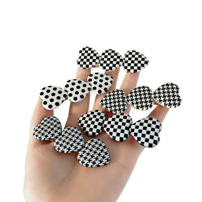 JIRIS Korea Resin Black And White Speck Hair Accessories Fashion Wholesale Cheap Duck Hair Clip With Acrylic Heart Shape