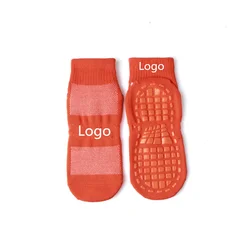 Customized logo playground anti slip grip socks indoor jump trampoline park socks for adults and kids