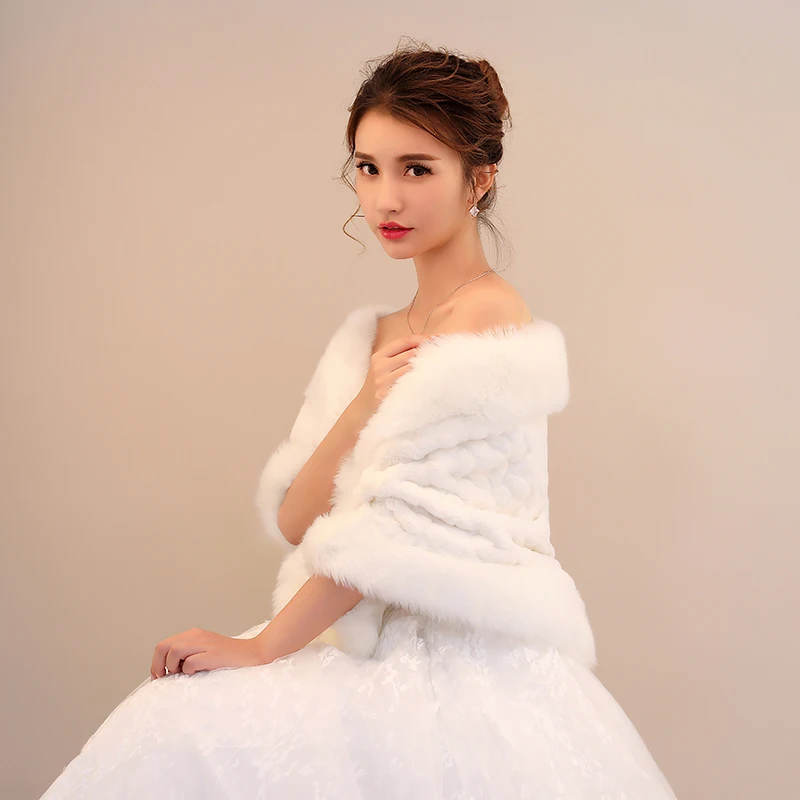 
Wholesale winter hot wedding accessories new circle fur collar shawl faux rabbit fur bride shawl 