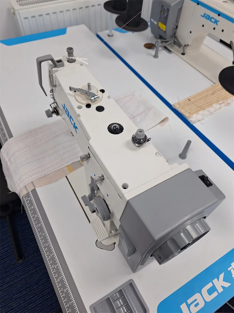 Factory Direct Sale Brand New Jack 20U Short Arm Zigzag Sewing Machine Industrial Sewing Machine Price