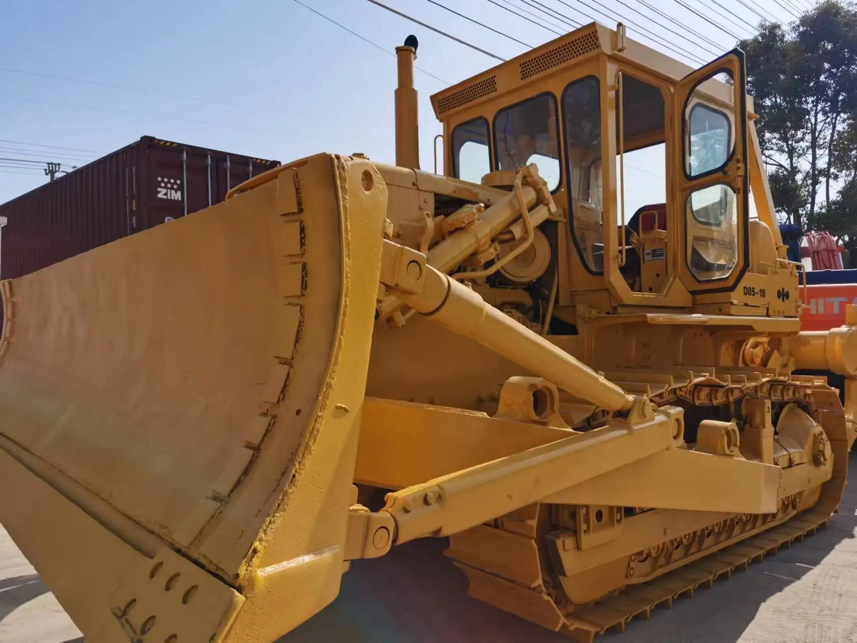 Used crawler Komatsu bulldozer D85 cheap price  high quality Japan made