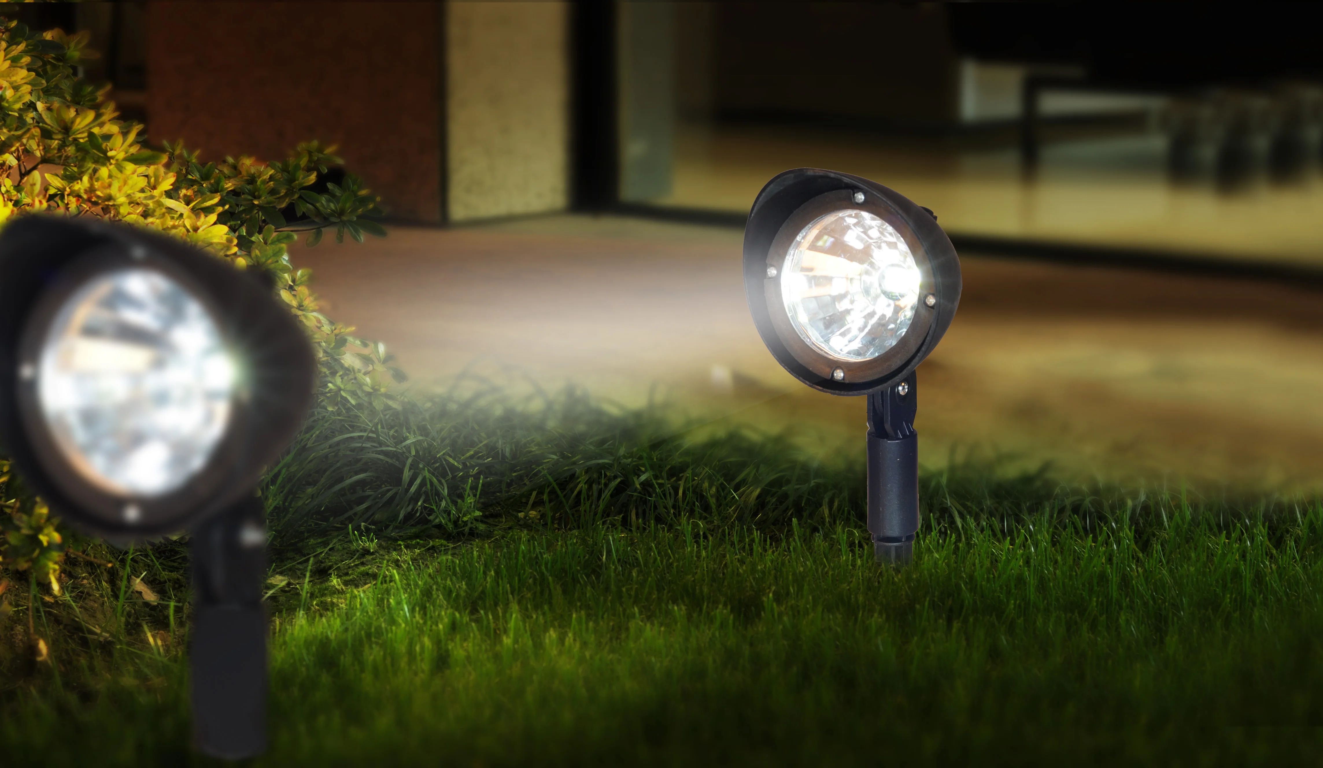 ENJOYSOLAR  SET OF 4 Solar Powered Flood Spot Light IP65 Waterproof Outdoor Decoration Solar Spot Light