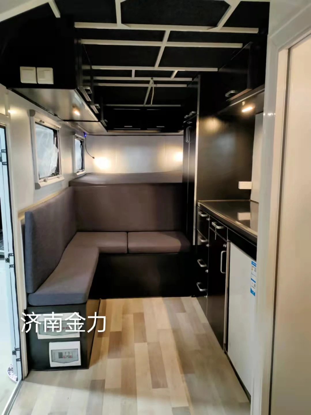 2 horses china gooseneck horse trailer