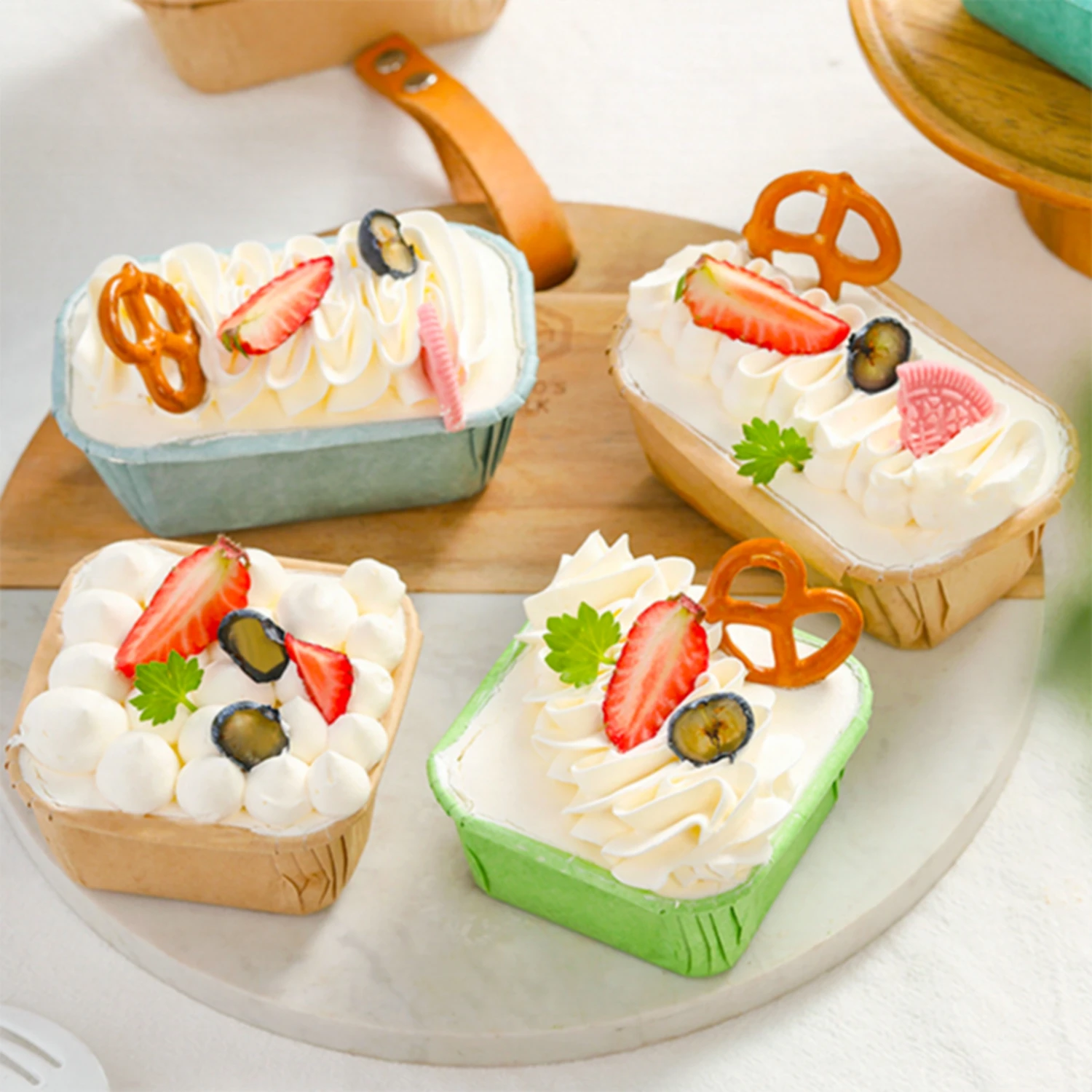 Factory Wholesale Disposable Muffin Cake Paper Baking Cups High Quality Greaseproof Paper Cupcake Liners Paper Baking Pans Mould