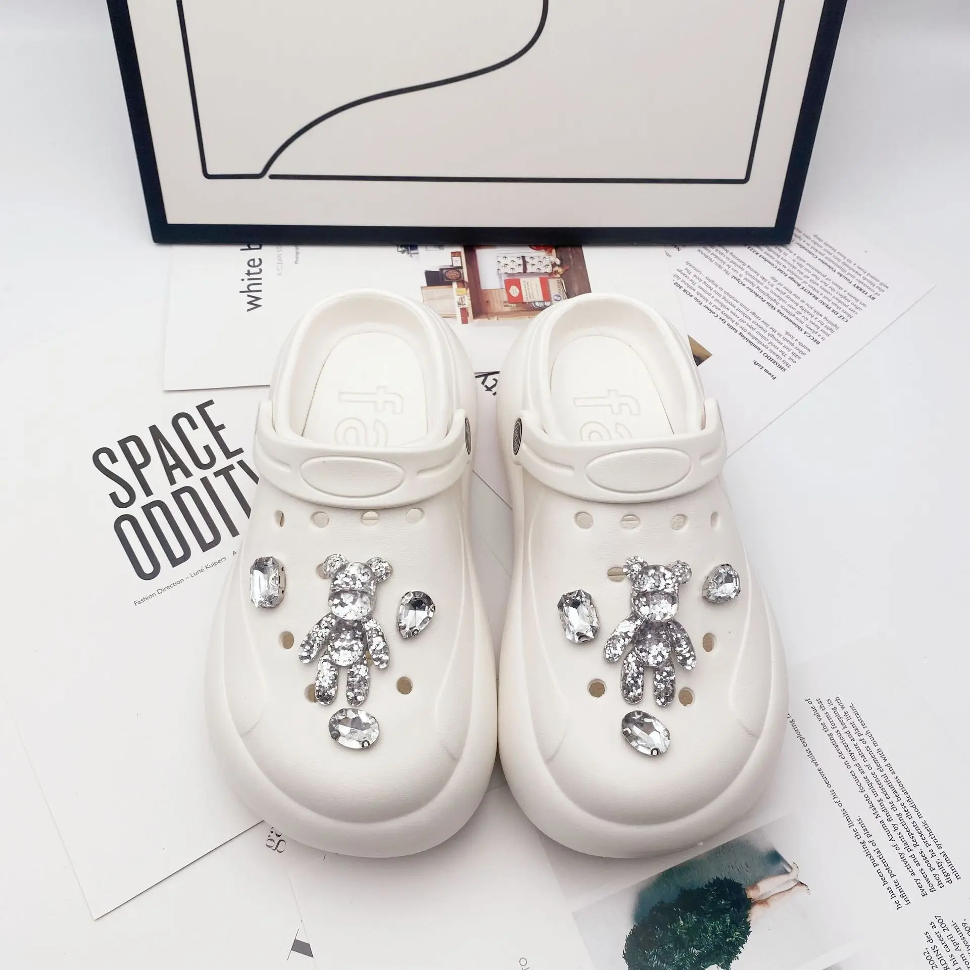 Factory Direct Sales 2024 New Fashion Personalized Hole Shoes DIY Accessories Detachable Set