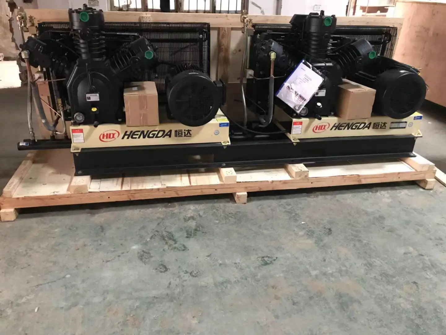 air compressor hengda brand 18.5kw 1.6m3/min 30bar High Pressure Piston type Air Compressor for Blow Moulding Machine