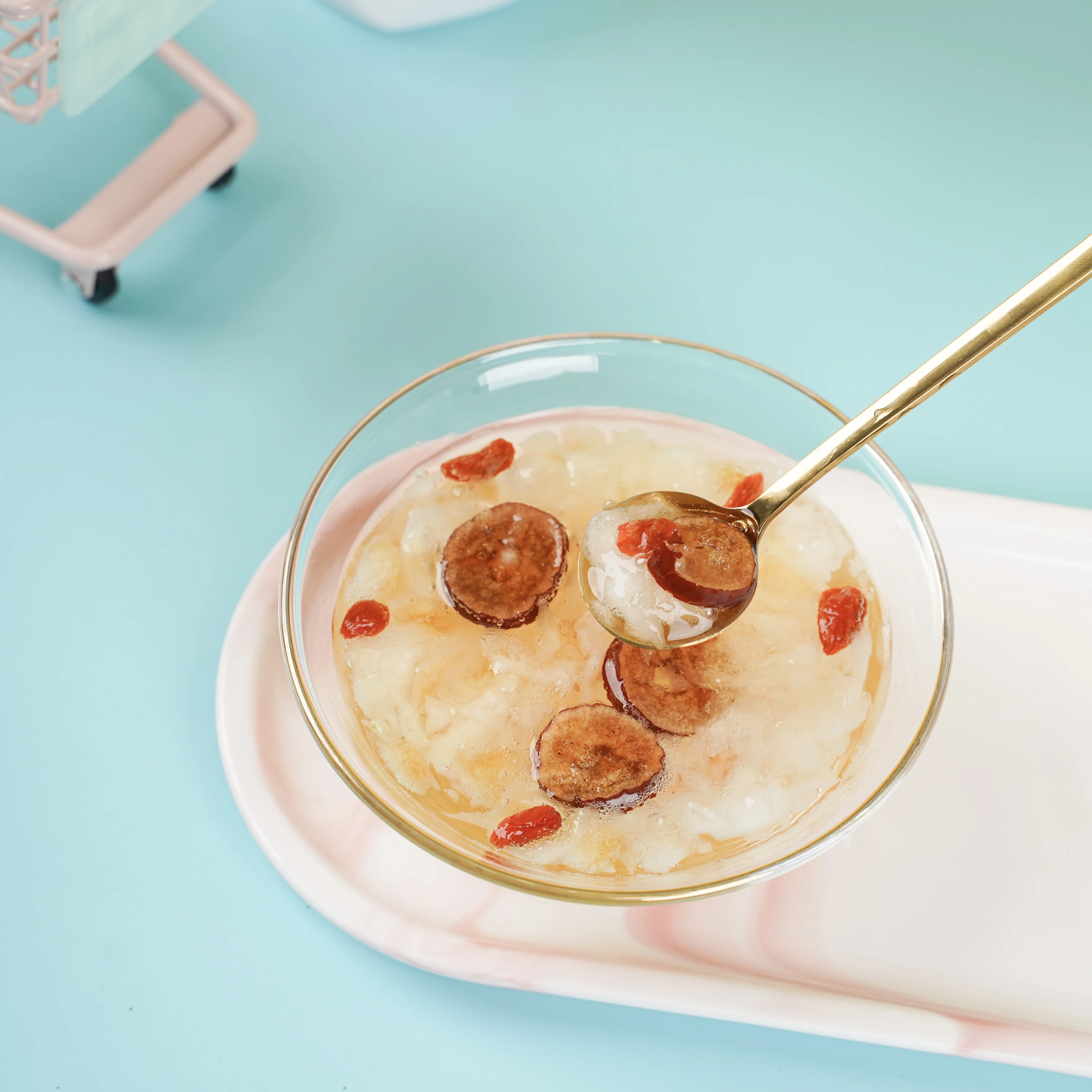 Новое поступление, Высококачественная натуральная и вкусная закуска, здоровая замороженная сухая птичья гнездо, мгновенный суп Tremella