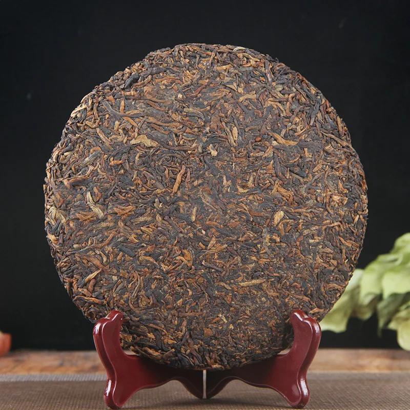 Hot selling Chinese shu puer tea cake 357 gram golden buds royal cake ripe Puerh Yunnan qi zi bing cha OEM order