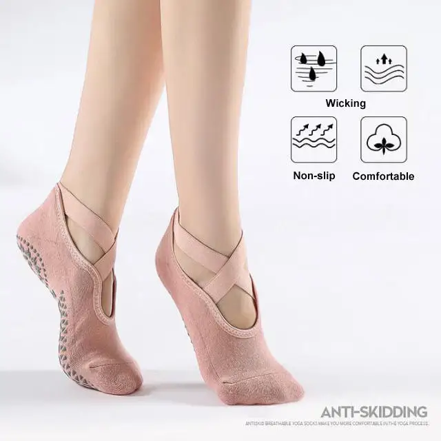 Manufacturer Custom Logo Fashion Female Grip Women Cotton Silicon Sports Fitness Yoga Anti-Slip Pilates Socks