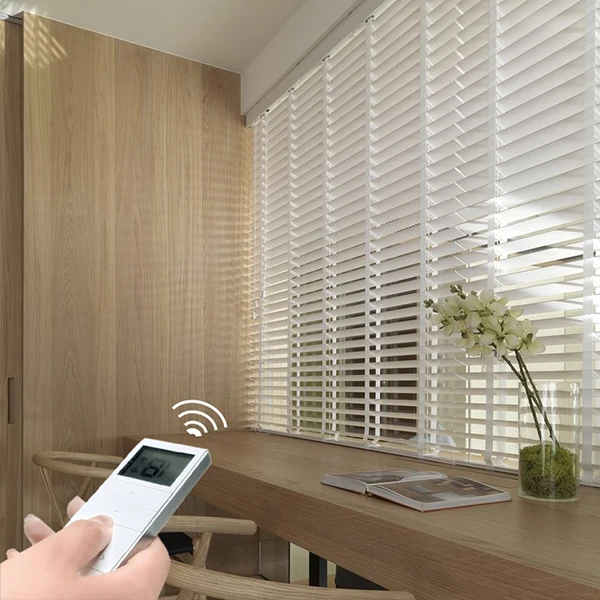 Smart control battery room darkening wood blindssmart automatic electronic motorised mini window wood venetian blinds shades