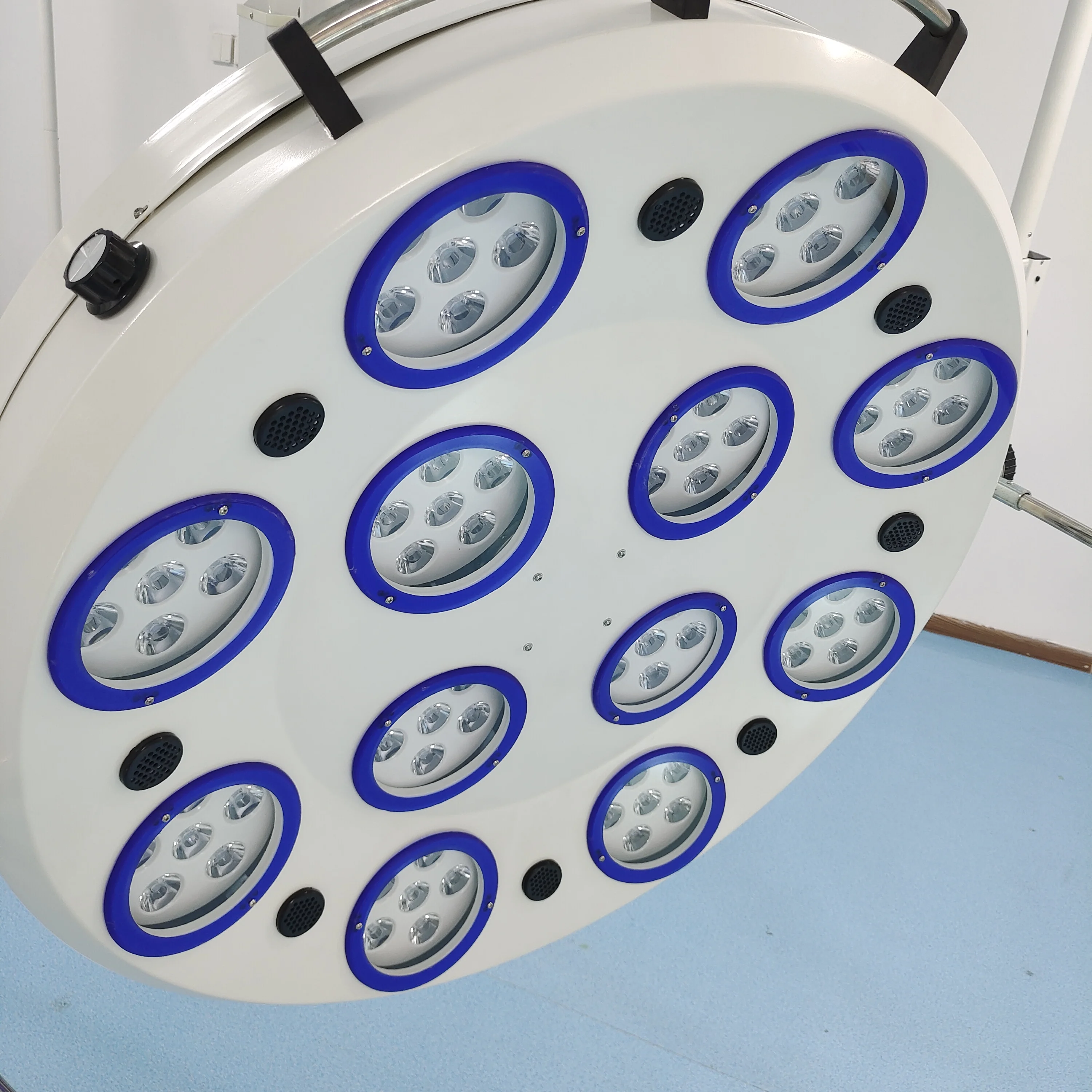 Dental Veterinary Surgical Lighting Lamp Halogen Outpatient Medical Lamp with Steel Metal Materials Powered by Electricity