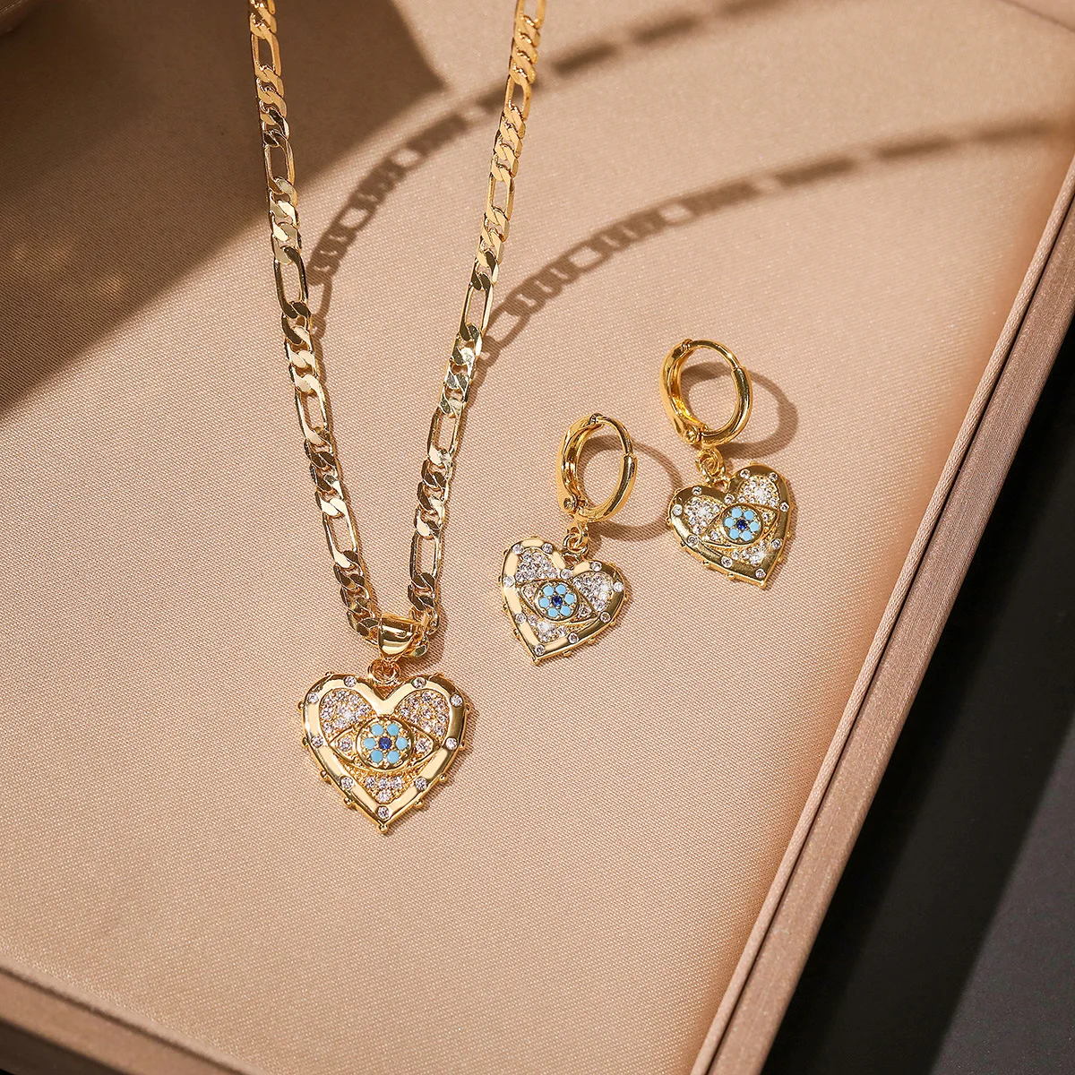Wholesale Fashion Trendy Environmentally Friendly Electroplating Zircon Stone Eye Heart Pendant Necklace Jewelry