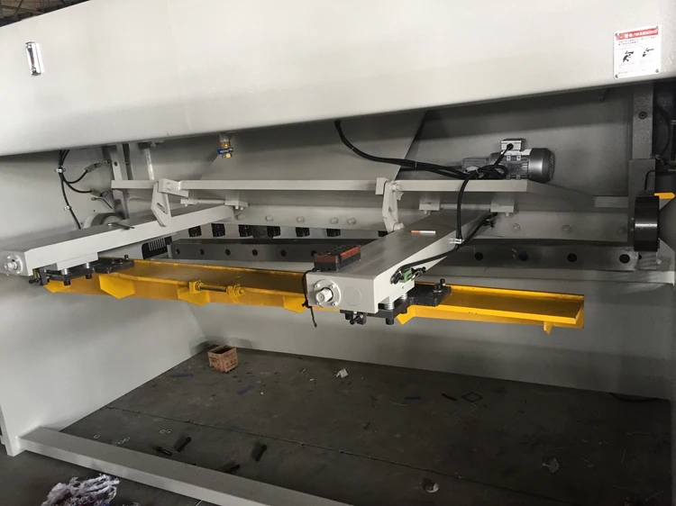  Поставщик QC11K-8 * 3200 Cnc гидравлические ножницы для металла Китай гильотинные 220В/380В 24 месяцев ЯПОНИЯ