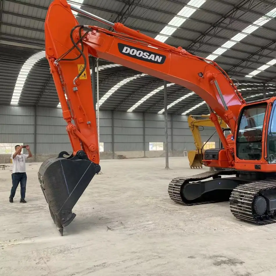 High quality, good performance, appearance new used original excavator DOOSAN DX 225 LC for sale
