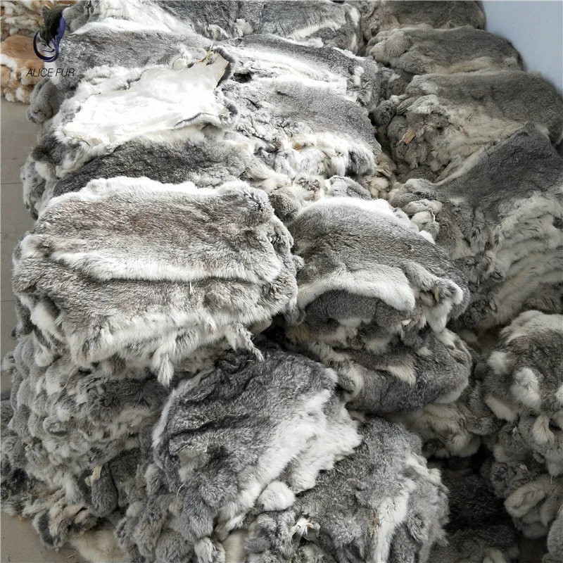 Wholesale Factory Supply Cheap Rabbit Fur Pelt Fluffy Natural Rabbit Skins  For Garments Home Decorations DIY Purpose