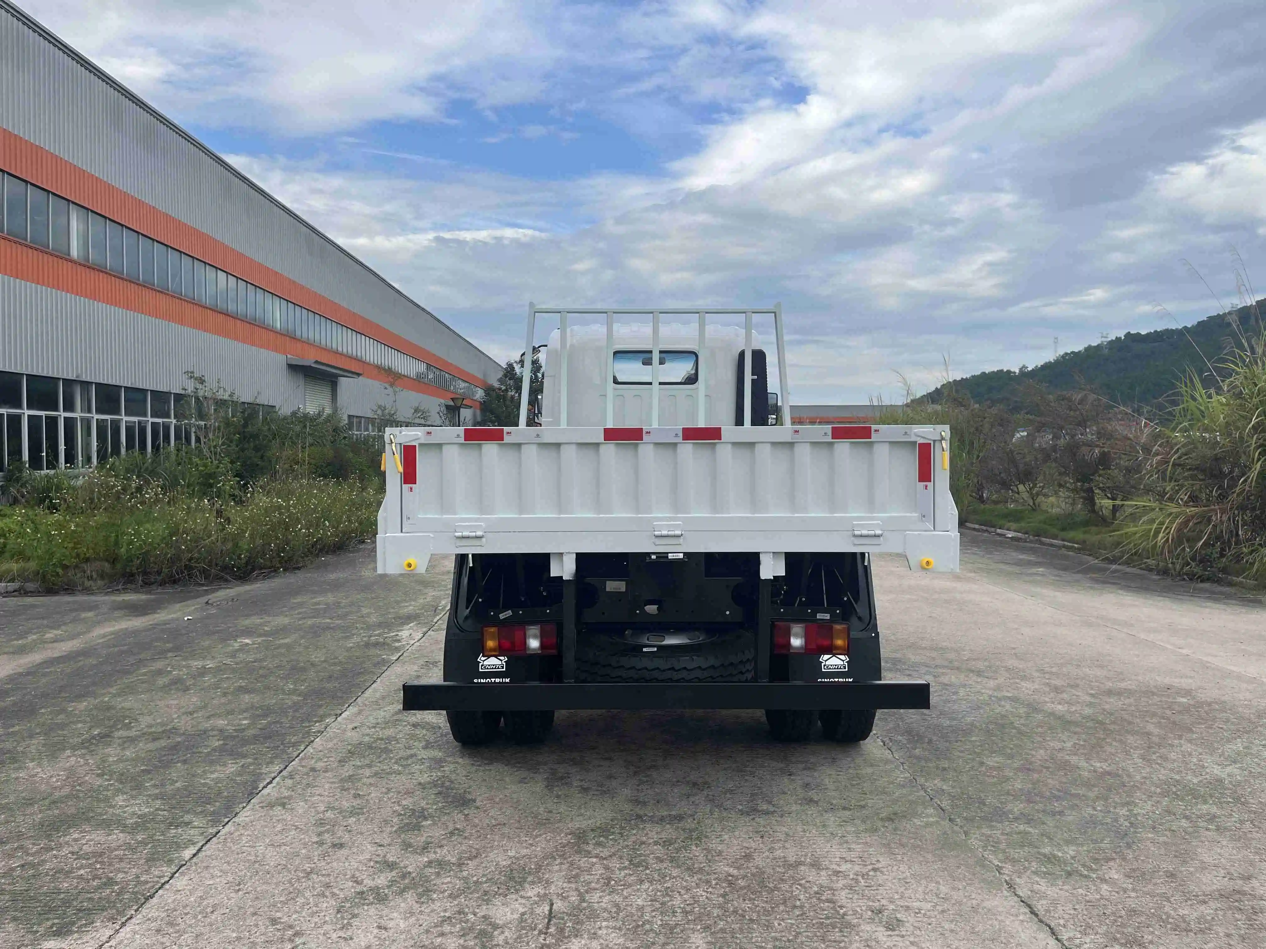 New Promotion Hot Style Cargo Trucks 4X4 Diesel Cargo Tricycle Wheel Pickup Truck Used Cargo Truck
