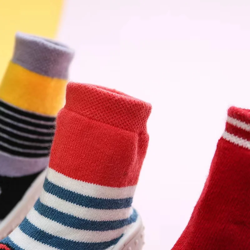 Cute Cartoon Designs Rubber Soft Sole Walking Shoes Baby Infant First Walker Sock Shoes Home Floor Knitted Sock Walking Shoes
