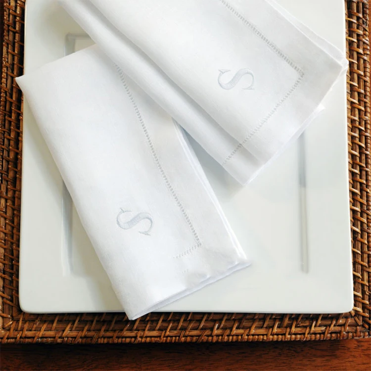 Прочная рекламная салфетка из полиэстера с вышивкой на заказ логотипом для фестиваля ужина вечеринки