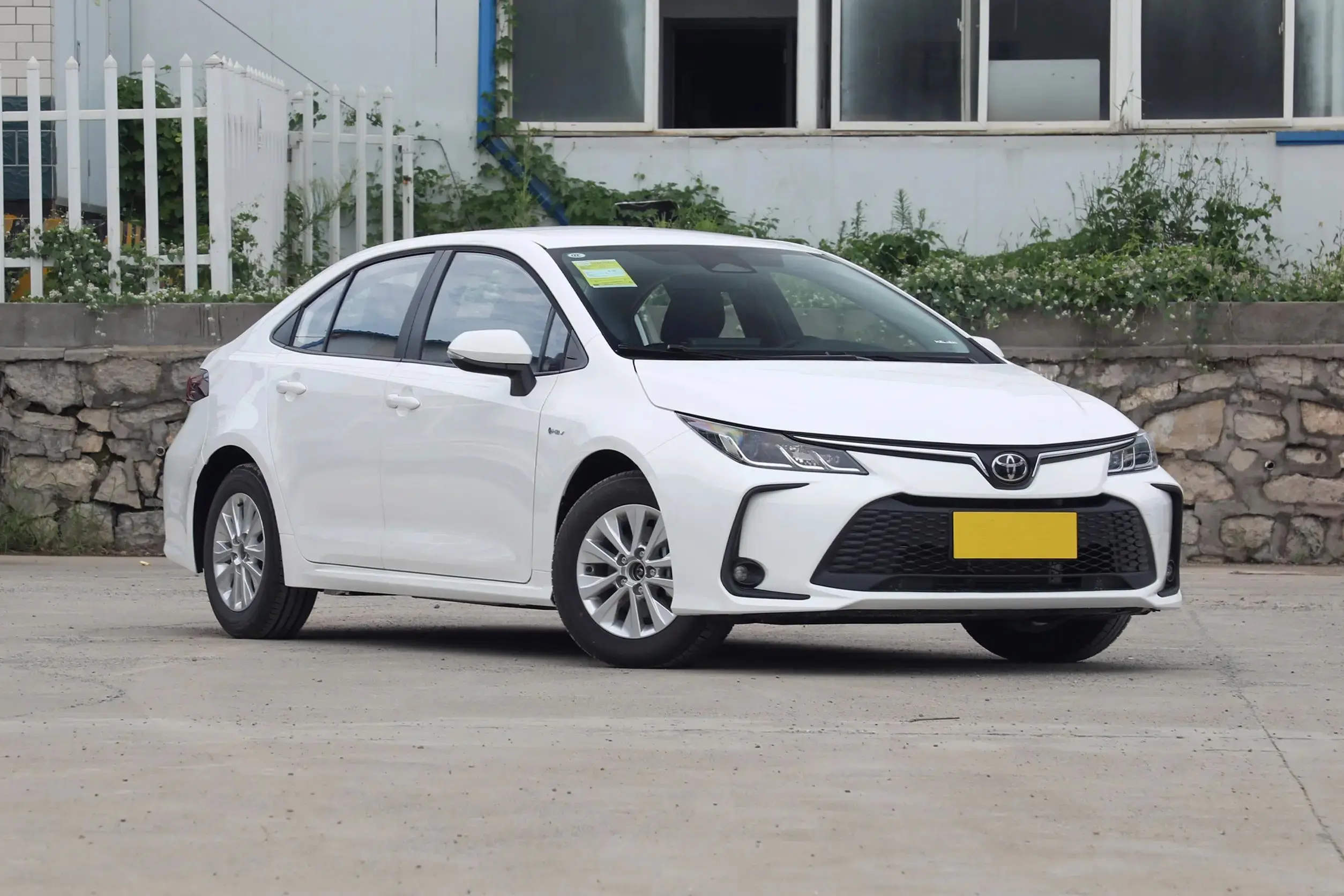 Предоплата 2024 TOYOTA COROLLA 1 8 л E-CVT бензиновый гибридный автомобиль левое рулевое управление corolla низкая цена хорошая производительность