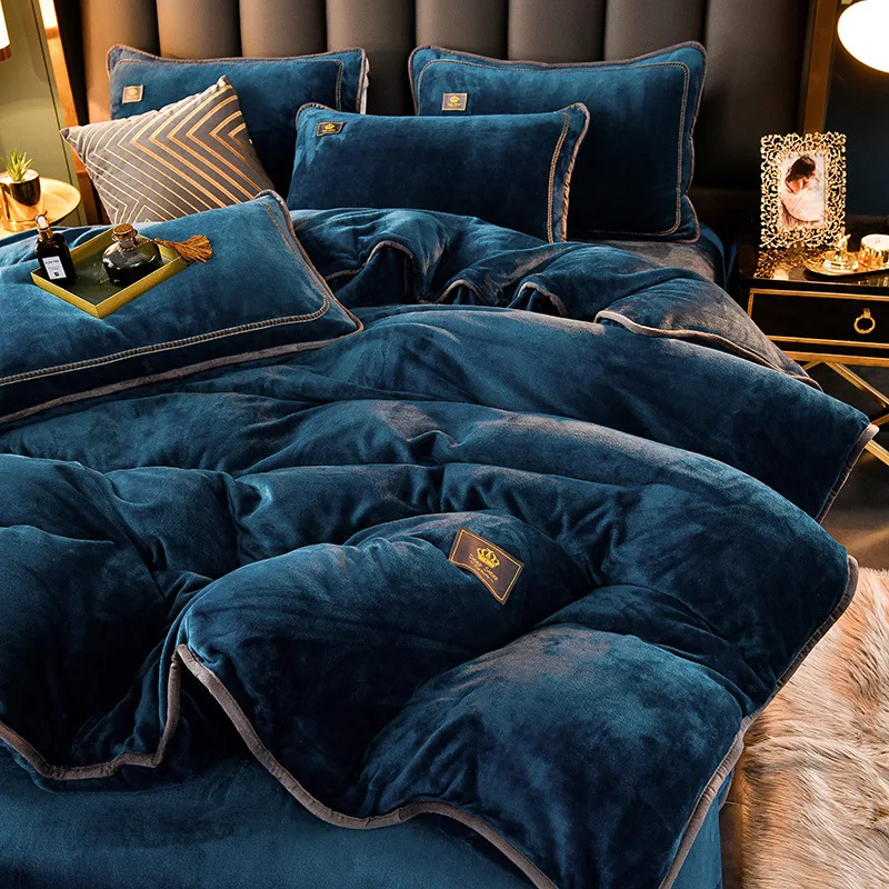 Winter Duvet Cover Four Piece Set Velvet Thickened Milk Winter Anti-static Wool Lining Coral Bedding