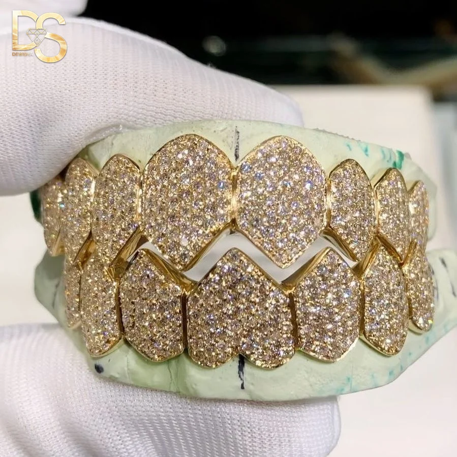 Изготовленный на заказ 10K 14K 18K позолоченный серебряный 925 полный VVS Diamond Moissanite Grillz со льдом в стиле хип-хоп ЗУБЫ