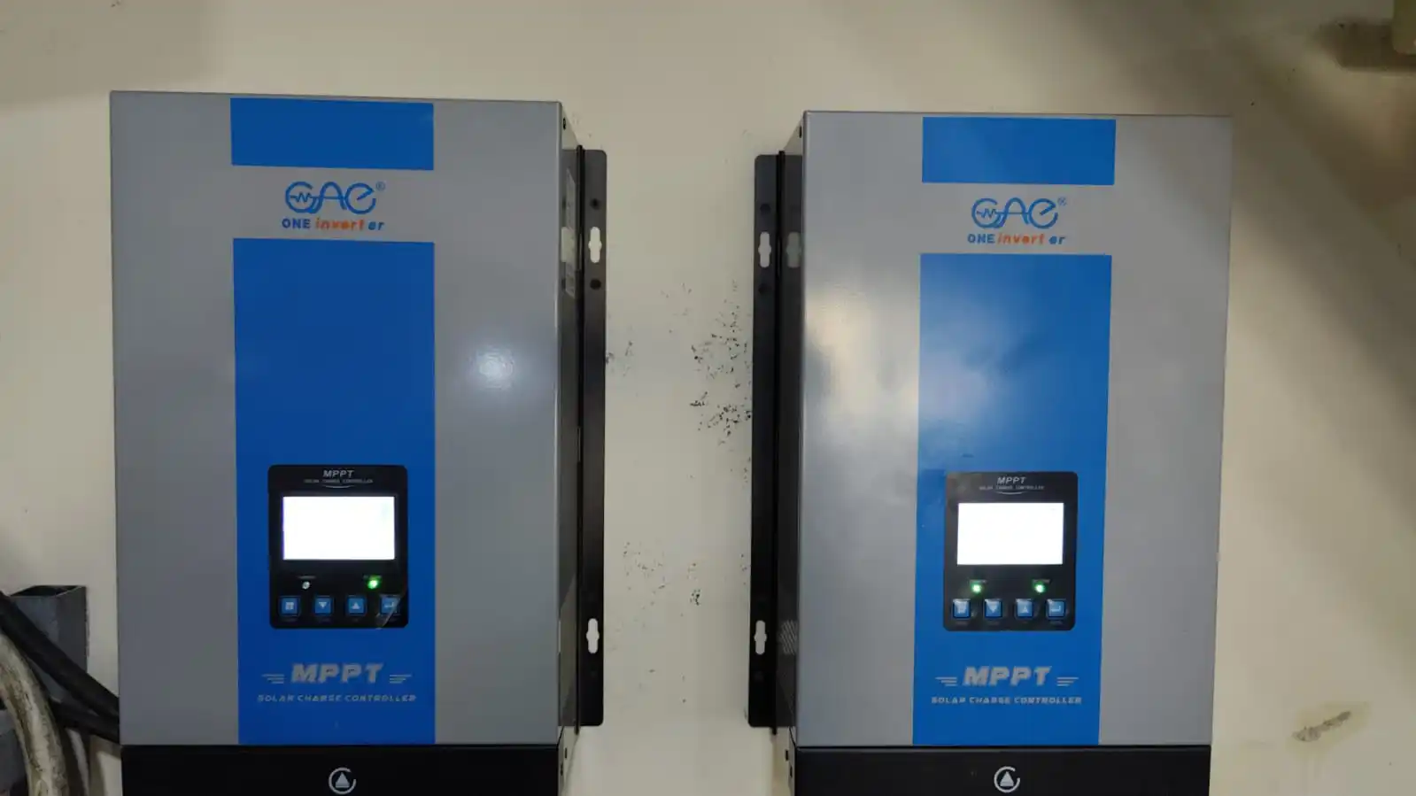 100a Input Lithium Gel Battery Regulator Auto Mppt Charge Controller Controller Operating