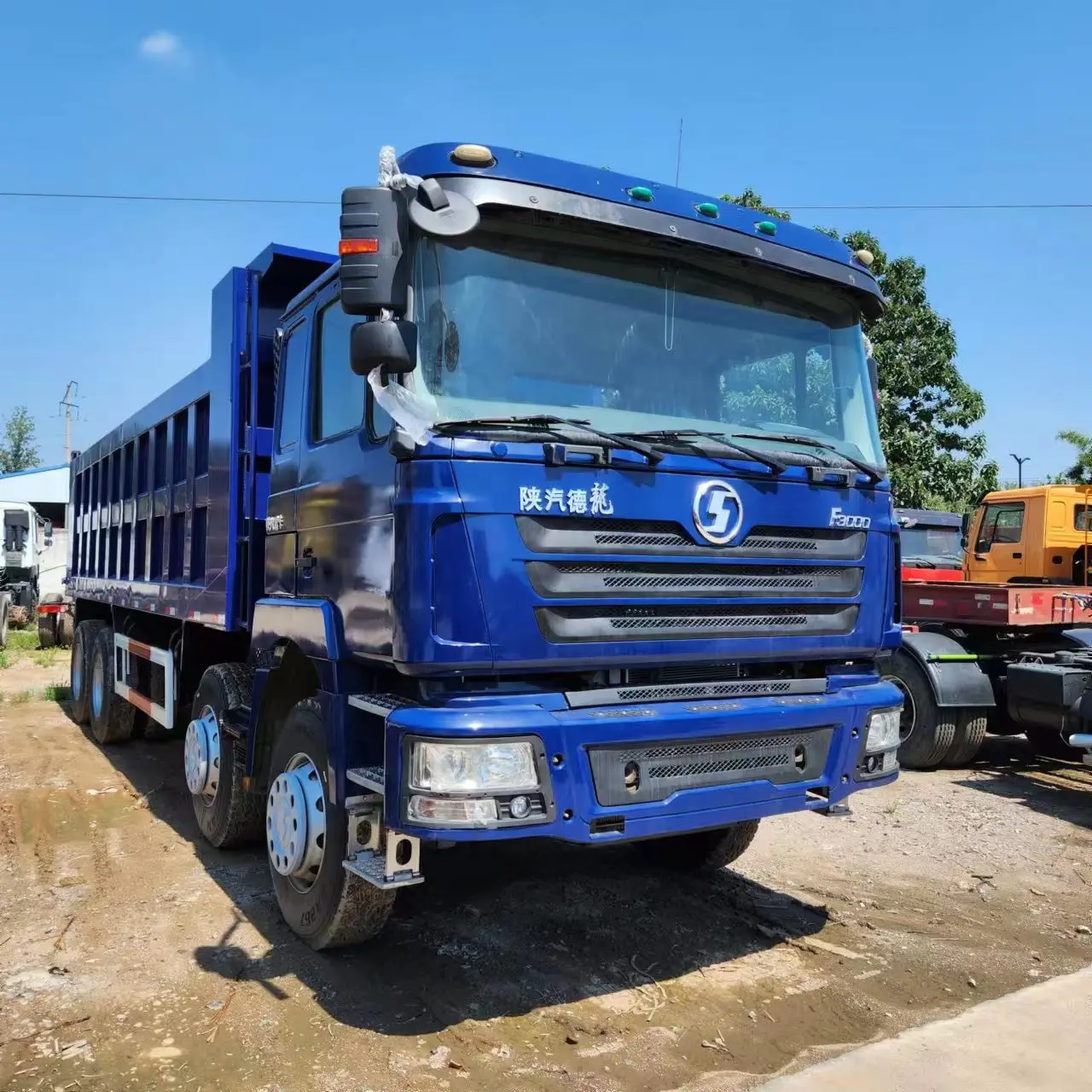 Самосвал самосвал Shacman F3000 12 8x4 LHD/RHD мощностью 380 л.с. в Замбии