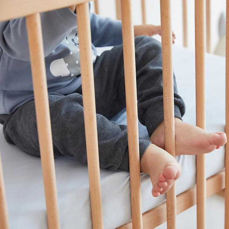 
High Quality Solid Wood Baby Bed Safety Baby Crib Attached Bed 