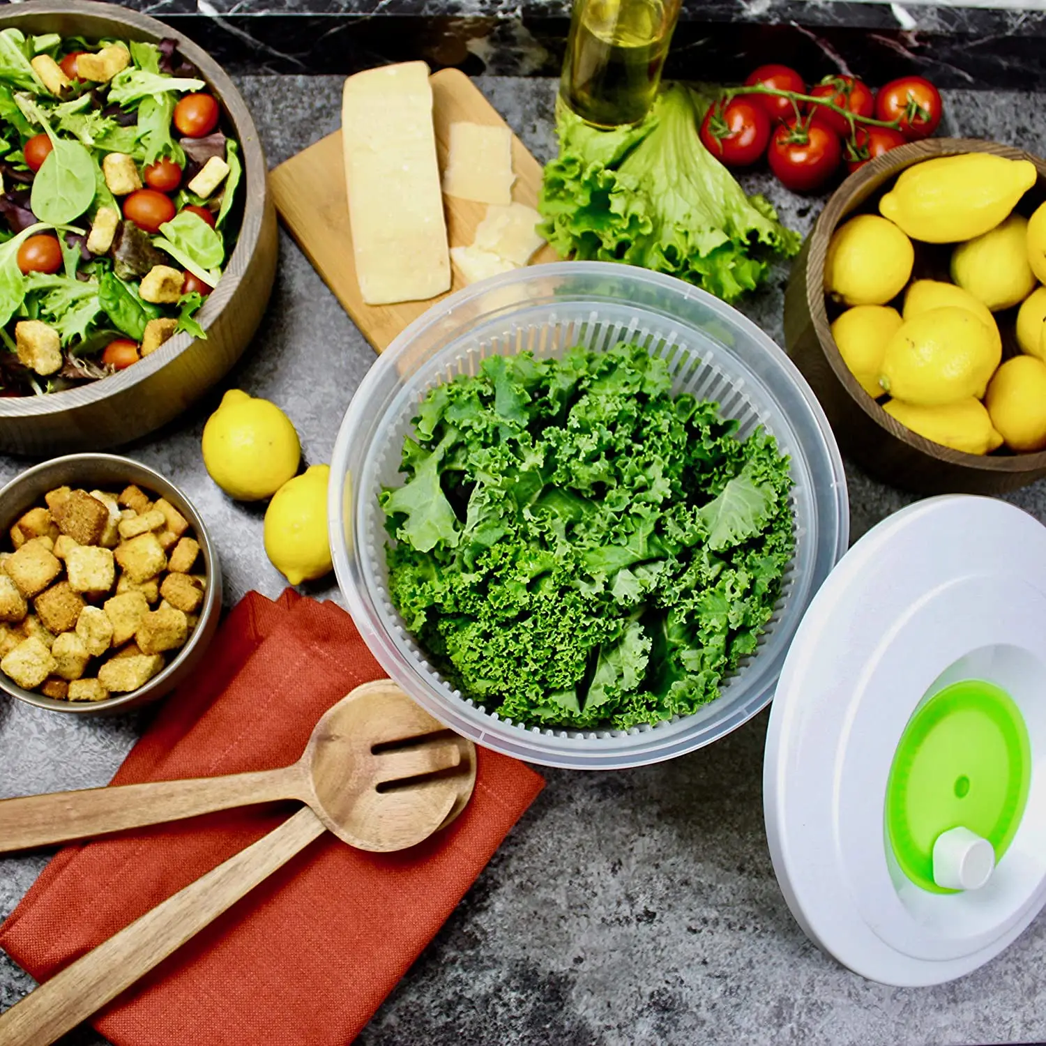 
Large Salad Spinner 4.5 L Fresh Vegetable Lettuce or Spinach Dryer Keeper Crisper and Shaker Compact Rotary Handle 