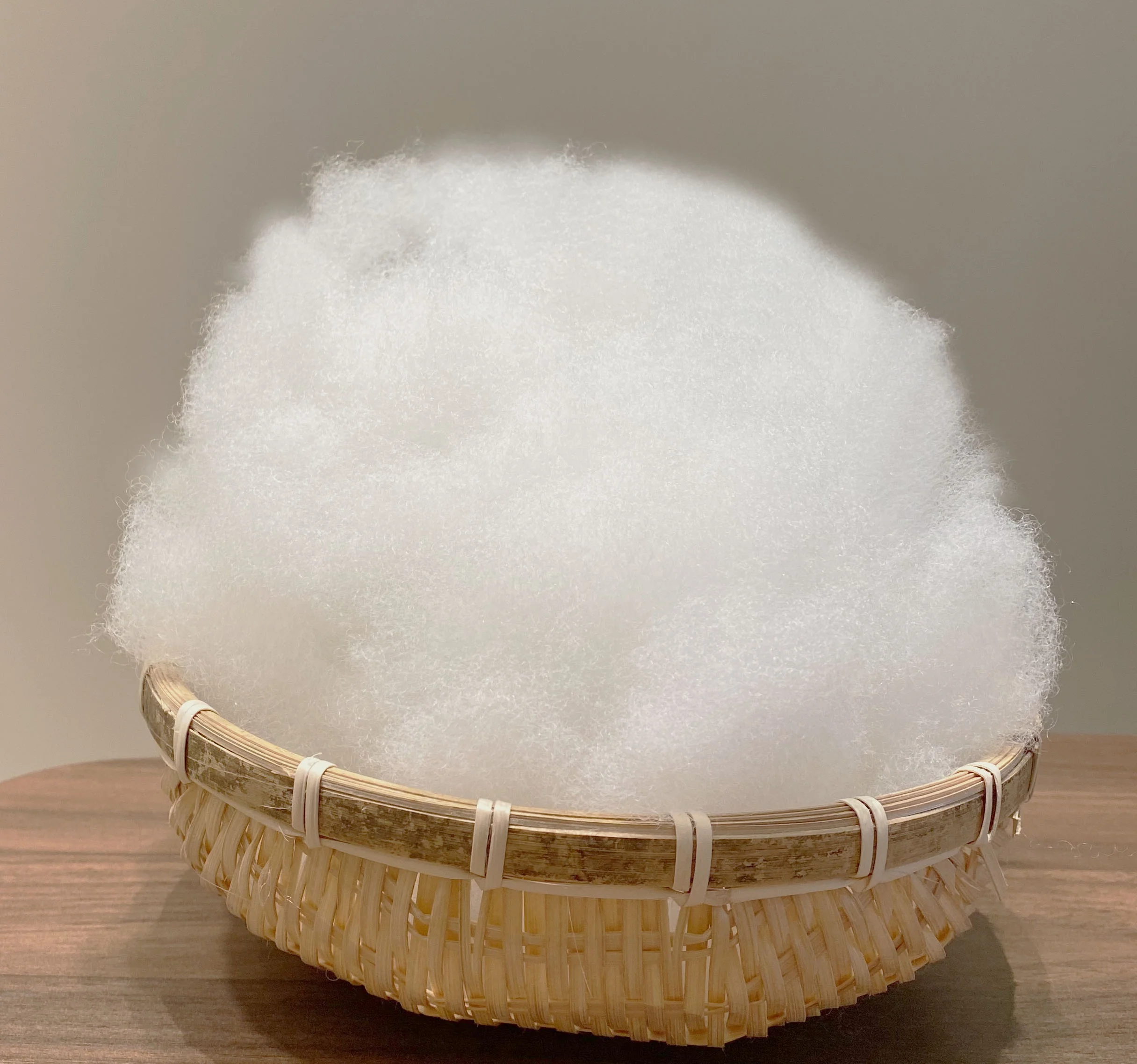 Оптовая продажа бесплатный образец натуральное твердое полиэфирное волокно для наполнения