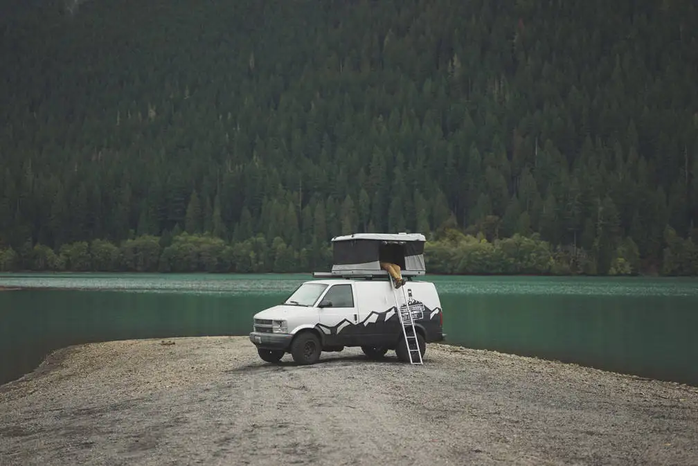 Customized Large Space Professional Outdoor Camping Roof Top Rooftop SUV Car Hard Shell Tent