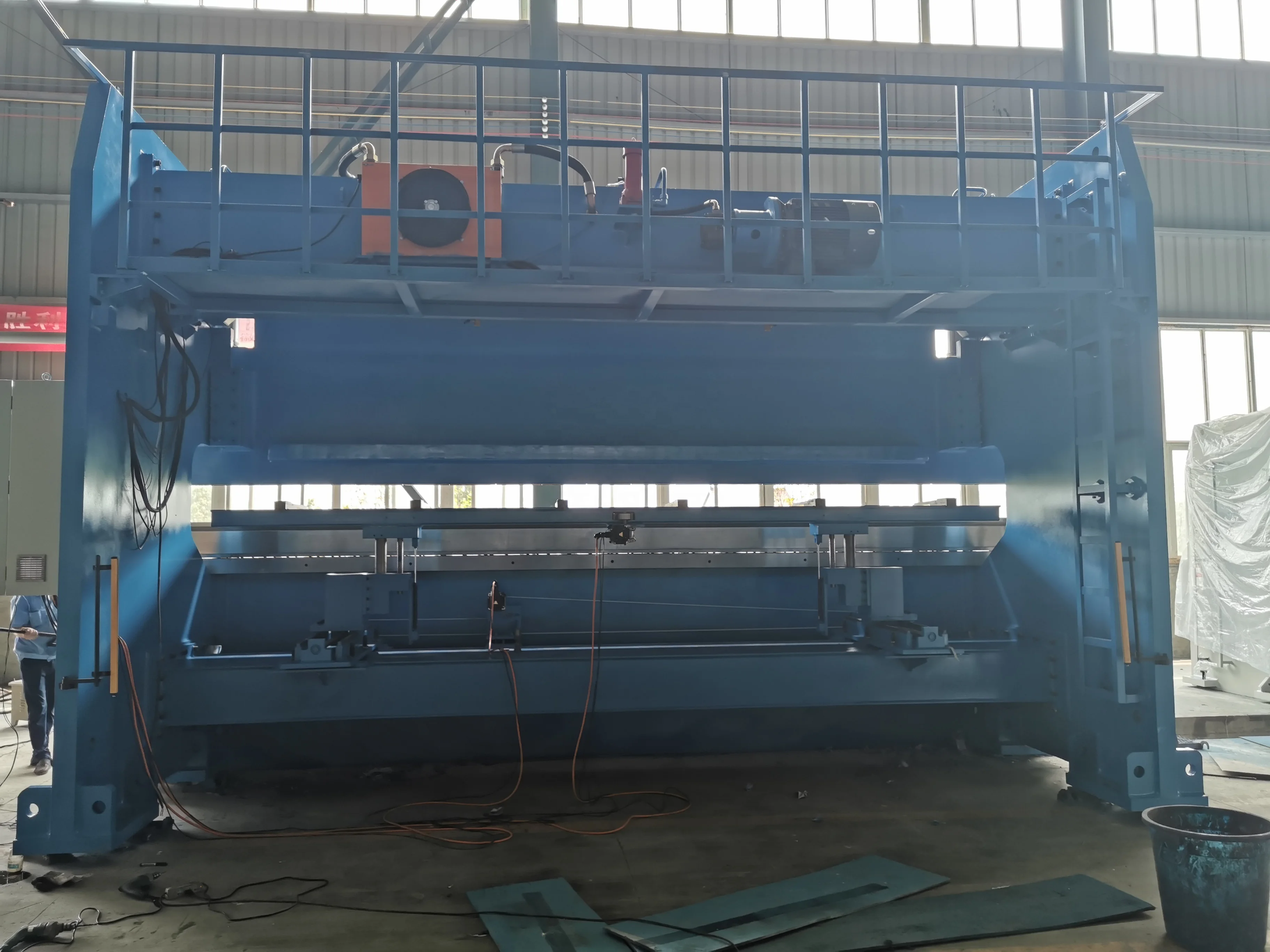 
hydraulic cnc 6m press brake machine 