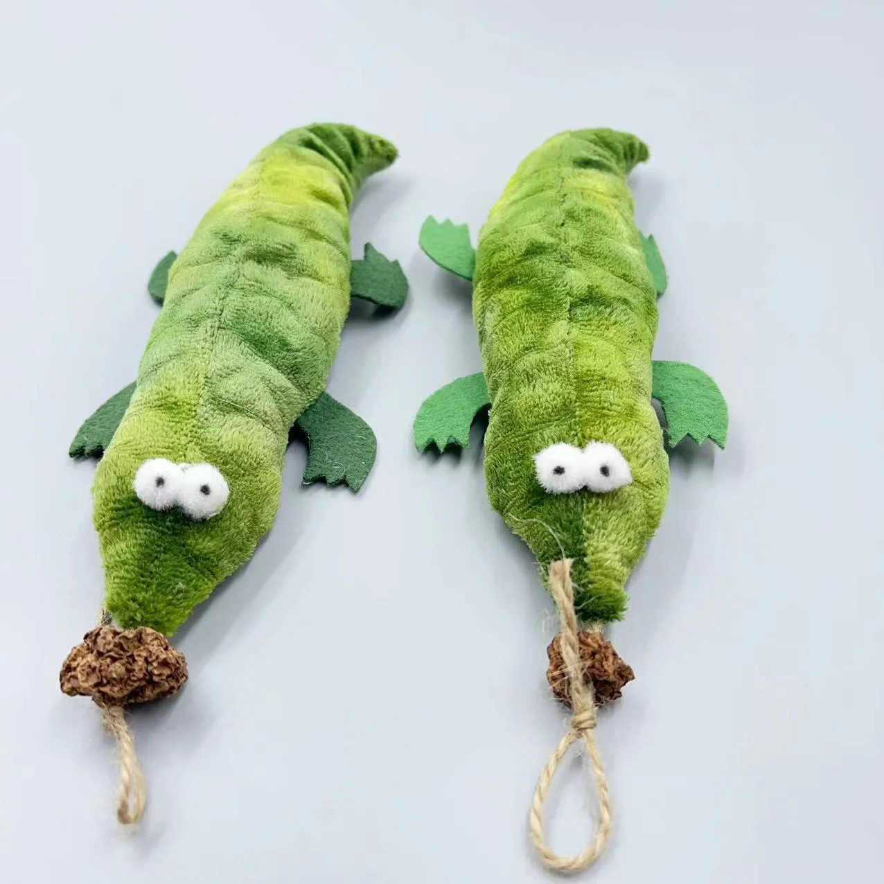 2024 New Interactive Cat Toy Plush Crocodile Soft Chew Toy with Catnip for Movement & Play