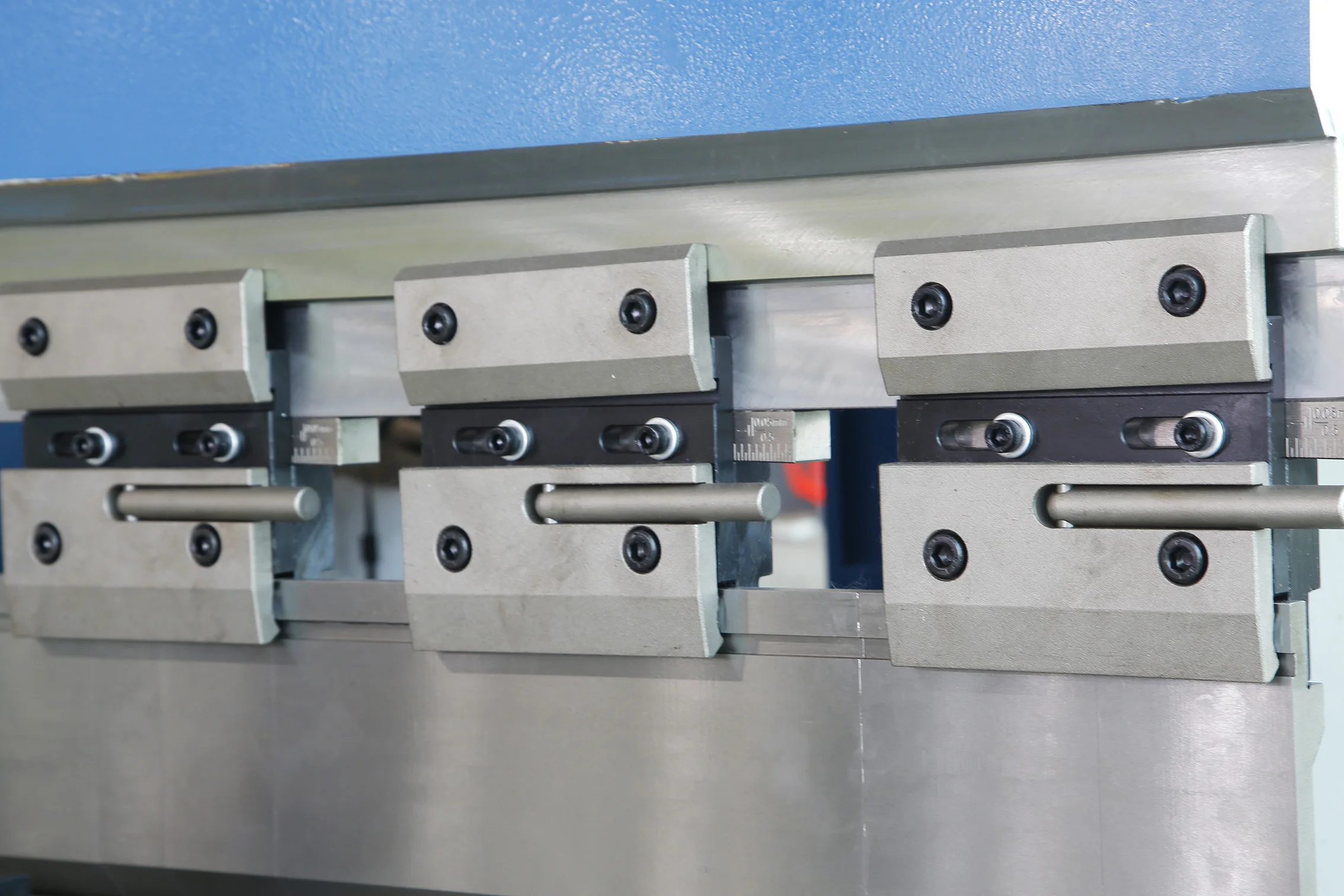 AHYW 500 Ton 4000MM CNC Automatic Hydraulic Bending Machine 4+1 Axes