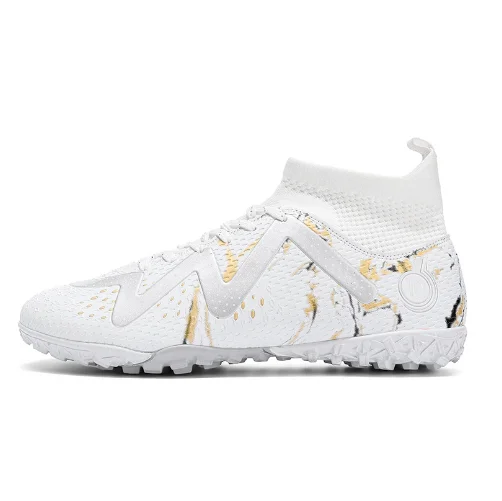 Футбольные кроссовки