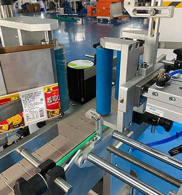 UBL Factory Guangdong 2 Side Label Sticking Automatic Machine Labeler for Candles