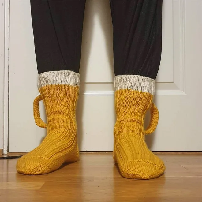 
factory winter cool fluffier beer mug head knitted socks with 3d handle 