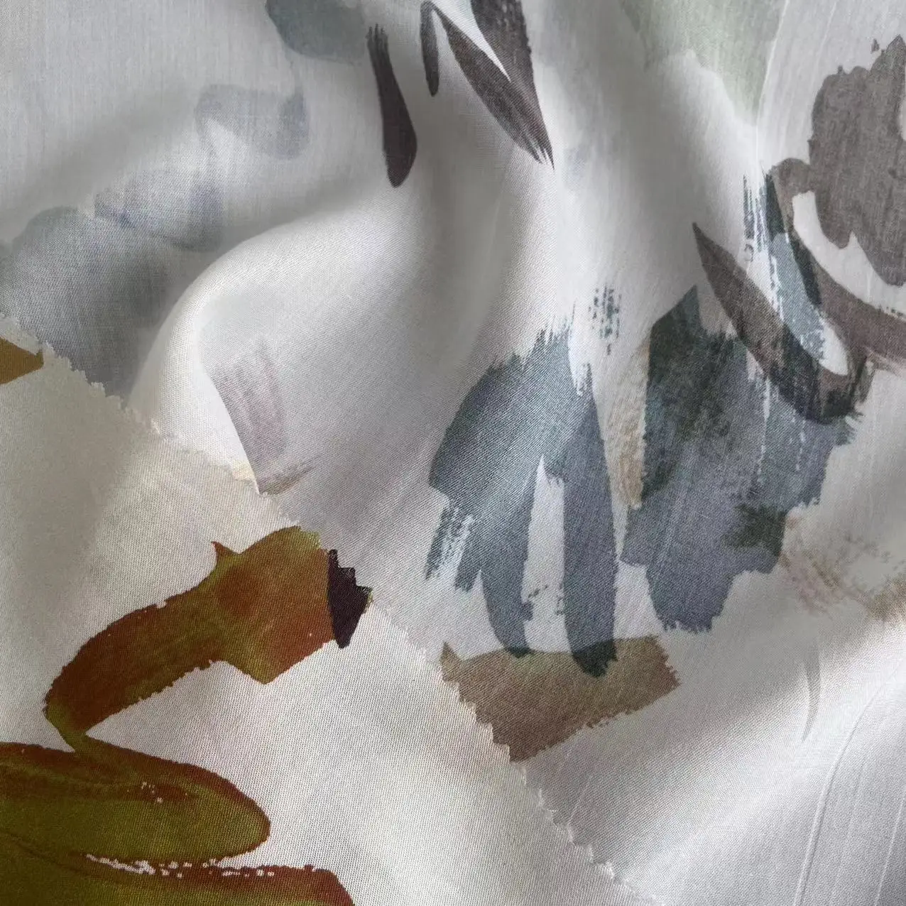 Hot Sale Eco-Friendly 100% Tencel Twill Light Weight 98GSM  60S Lyocell Fabric for garment